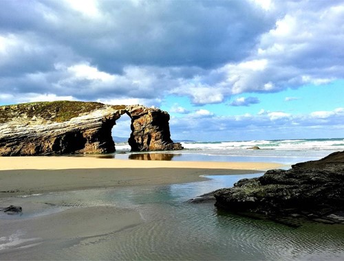 Visite Galicia en autocaravana este verano al mejor precio con Caravanas Costa