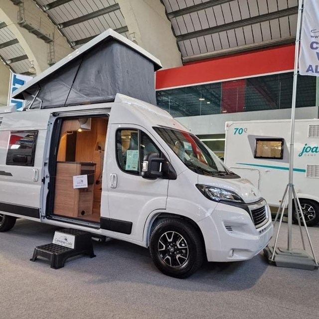 WEINSBERG CARABUS 600 MQ CON TECHO ELEVABLE [VENDIDA]