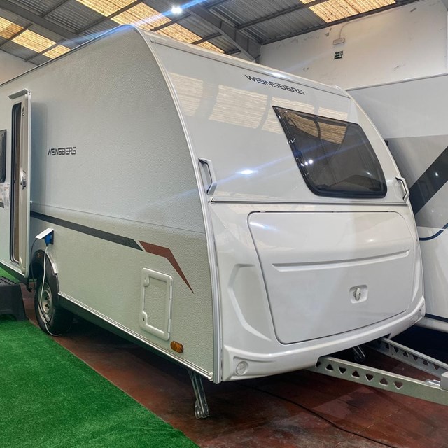 WEINSBERG CARACITO 450 FU BY KNAUS 