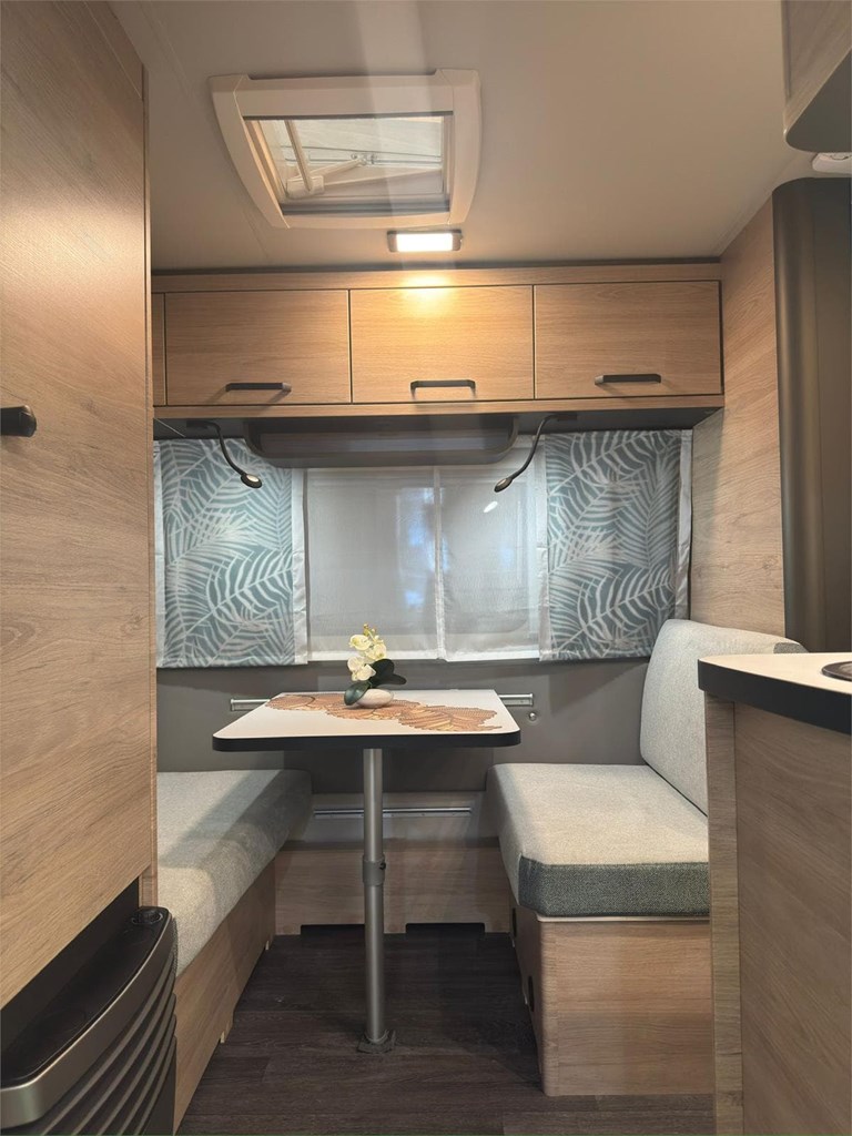 Foto 2 WEINSBERG CARAONE 420QD FRIGORIFICO GRANDE