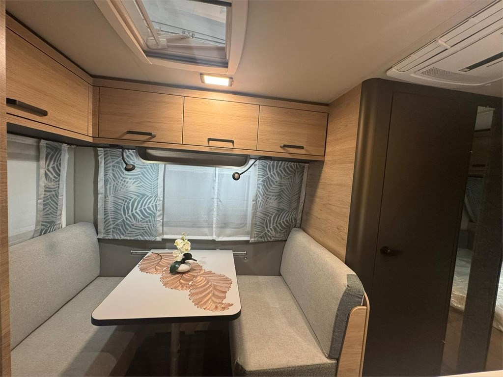 Foto 3 WEINSBERG CARAONE 420QD FRIGORIFICO GRANDE