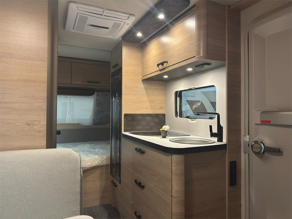 Foto 4 WEINSBERG CARAONE 420QD FRIGORIFICO GRANDE