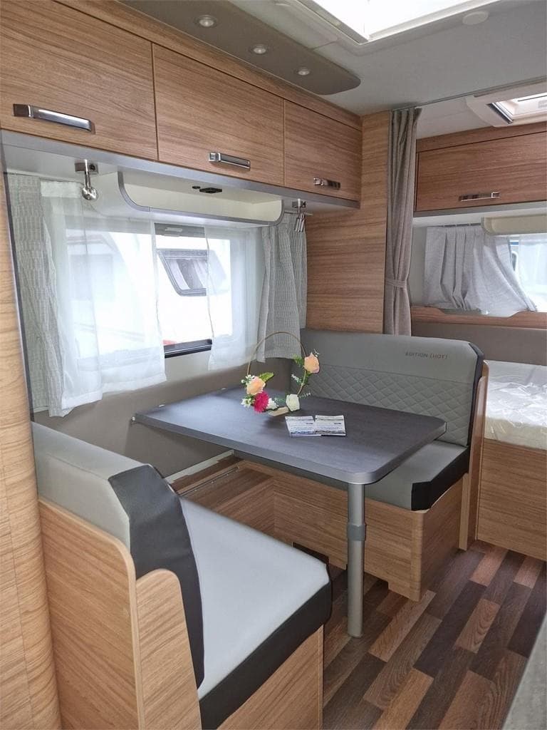 Foto 4 WEINSBERG CARAONE 480 QDK EDICION HOT EN ASTURIAS